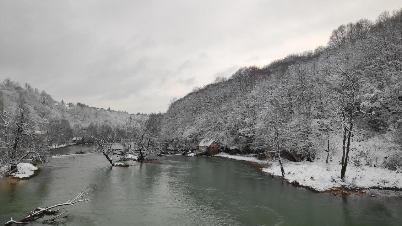 Smaragd River Near Rastoke & Plitvice Lakes Слуни Экстерьер фото
