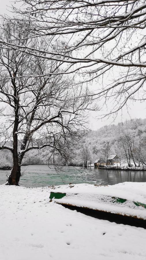 Smaragd River Near Rastoke & Plitvice Lakes Слуни Экстерьер фото